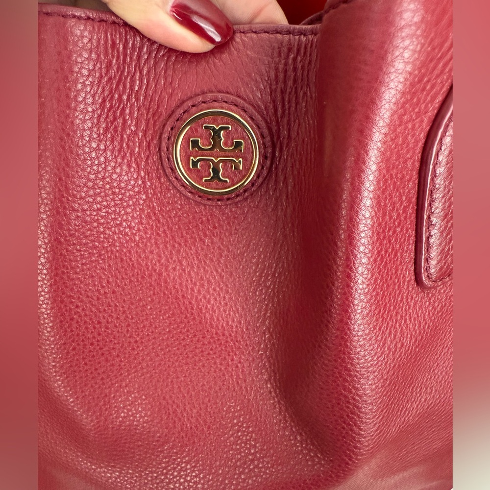 Tory Burch Cherry Red Leather  bucket bag Tote - Picture 6 of 9